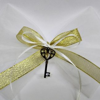 Μπομπονιέρα γάμου φιόγκος λευκός με μεταλλικό κλειδί